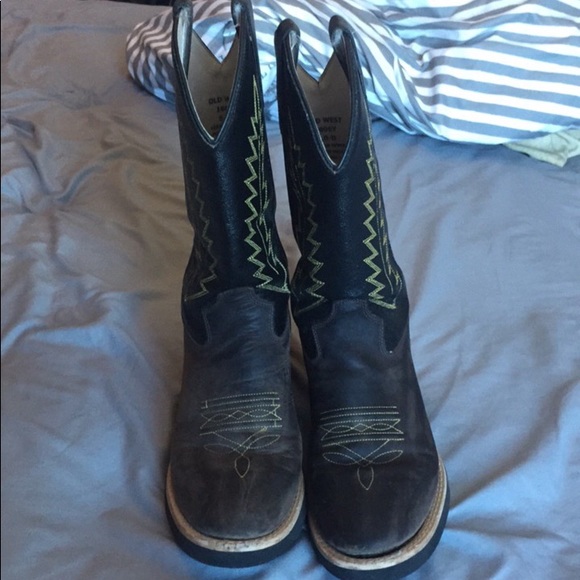 Brown leather boot - Picture 2 of 3